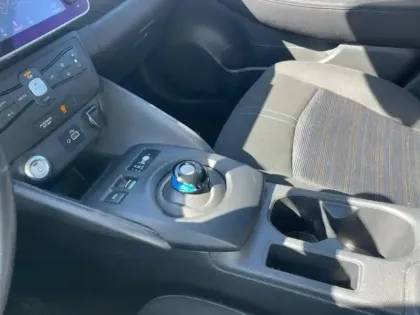 Photo 16 Nissan Leaf Gén. II Ph1 10ème Anniversaire 5