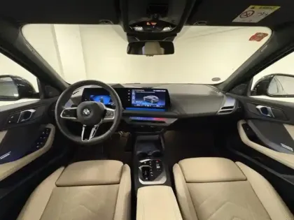 Photo 7 BMW Serie 1 Série 1 120A 170ch M Sport DKG7