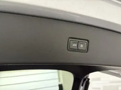 Photo 7 Audi Q5  Sportback 55 TFSI e 367ch S line quattro S tronic 7