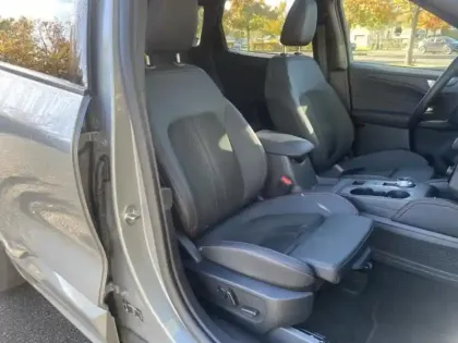 Photo 25 Ford Kuga  2.5 Duratec 180ch Hybrid FlexiFuel ST-Line X Powershift