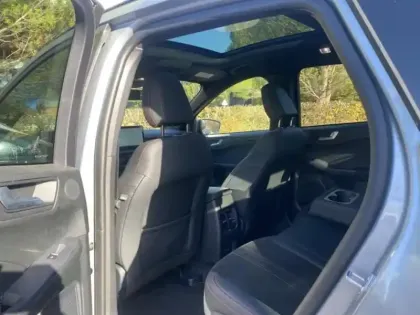 Photo 26 Ford Kuga  2.5 Duratec 180ch Hybrid FlexiFuel ST-Line X Powershift