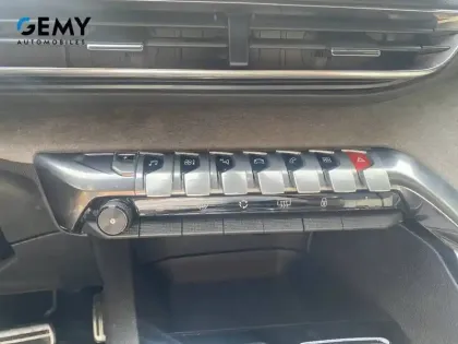 Photo 34 Peugeot 3008  Hybrid4 300 e-EAT8