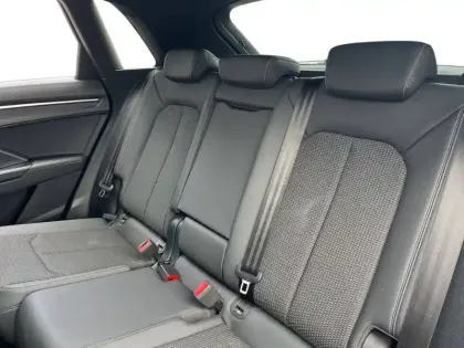 Photo 53 Audi Q3  35 TFSI 150 ch S tronic 7