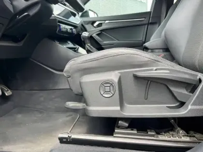 Photo 68 Audi Q3  35 TFSI 150 ch S tronic 7