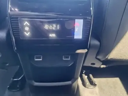 Photo 39 Peugeot 5008  Hybrid 145 e-DCS6