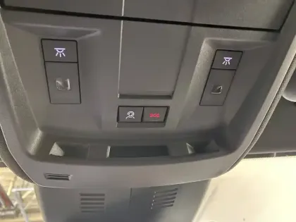 Photo 37 Peugeot 5008  Hybrid 136 e-DCS6