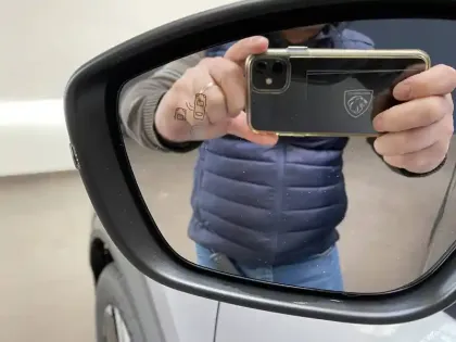 Photo 9 Peugeot 2008  Hybrid 136 e-DCS6