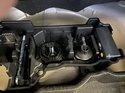 Photo 24 Peugeot 2008  Hybrid 136 e-DCS6