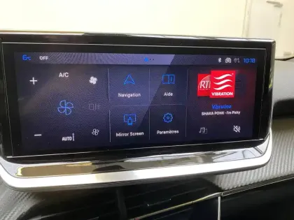 Photo 40 Peugeot 2008  Hybrid 136 e-DCS6