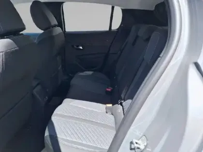 Photo 31 Peugeot 208  Hybrid 145 e-DCS6