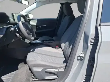 Photo 30 Peugeot 208  Hybrid 145 e-DCS6