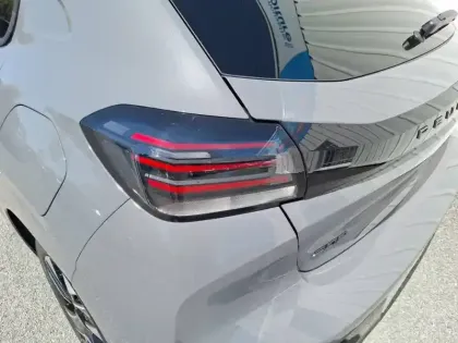 Photo 36 Peugeot 208  Hybrid 145 e-DCS6