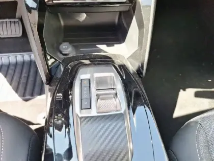 Photo 33 Peugeot 208  Hybrid 145 e-DCS6