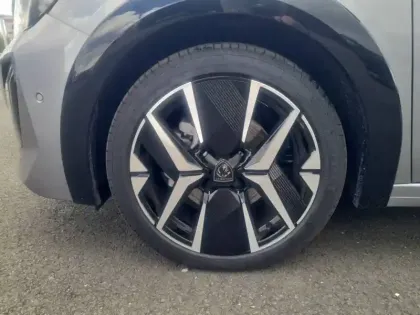 Photo 12 Peugeot 208  Hybrid 100 e-DCS6