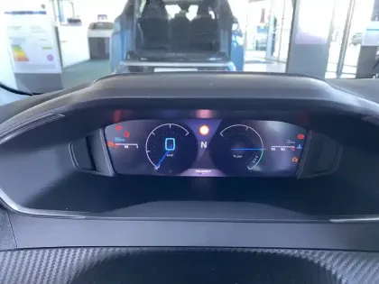 Photo 11 Peugeot 208  Hybrid 136 e-DCS6