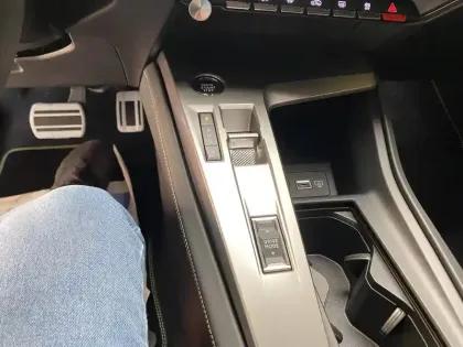 Photo 36 Peugeot 308  Hybrid 136 e-DCS6