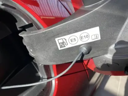 Photo 45 Peugeot 308  Hybrid 136 e-DCS6