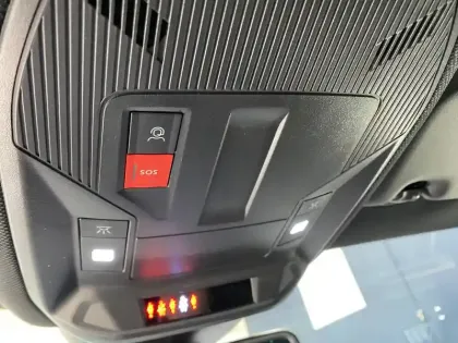 Photo 37 Peugeot 308  Hybrid 136 e-DCS6