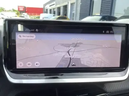 Photo 43 Peugeot 2008  Hybrid 145 e-DCS6