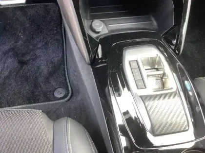 Photo 36 Peugeot 2008  Hybrid 145 e-DCS6