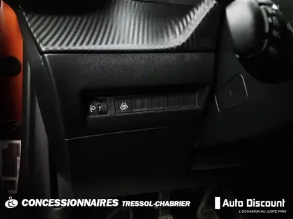 Photo 18 Peugeot 2008  BlueHDi 100 S&S BVM6 Allure