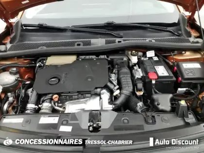 Photo 6 Peugeot 2008  BlueHDi 100 S&S BVM6 Allure