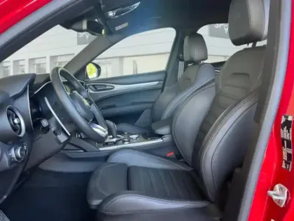 Photo 9 Alfa Romeo Stelvio  2.2 Diesel 160ch Veloce AT8