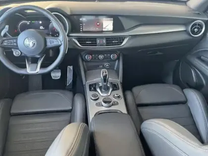 Photo 10 Alfa Romeo Stelvio  2.2 Diesel 160ch Veloce AT8