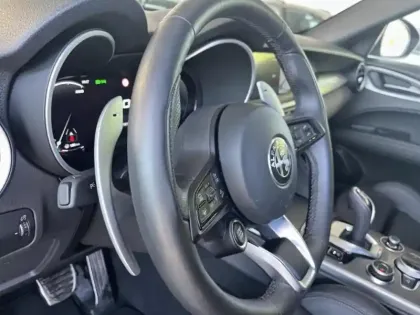 Photo 8 Alfa Romeo Stelvio  2.2 Diesel 160ch Veloce AT8