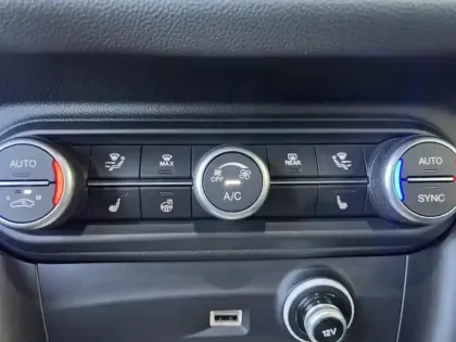 Photo 14 Alfa Romeo Stelvio  2.2 Diesel 160ch Veloce AT8