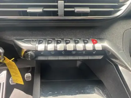 Photo 8 Peugeot 3008  1.2 Puretech 130ch S&S BVM6 GT Line