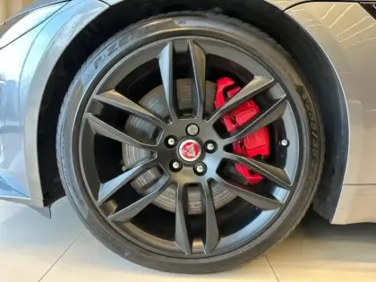 Photo 25 Jaguar F-Type Gén. I Ph3 R-Dynamic Black 2