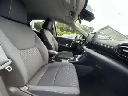 Photo 12 Toyota Yaris  116h Design 5p MY22