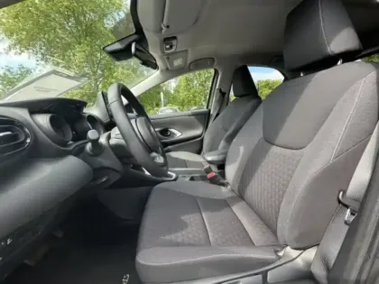 Photo 9 Toyota Yaris  116h Design 5p MY22