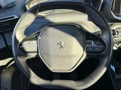 Photo 14 Peugeot 2008  1.2 PureTech 130ch S&S Allure 7cv