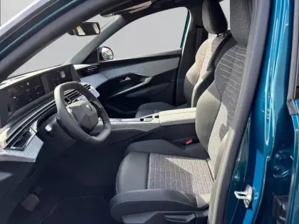 Photo 31 Peugeot 5008  Hybrid 145 e-DCS6