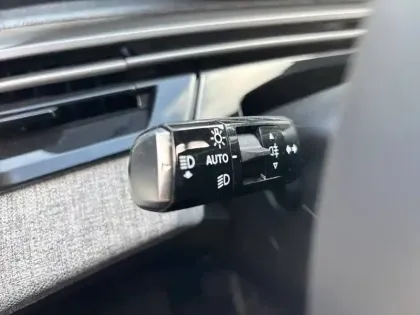 Photo 40 Peugeot 5008  Hybrid 145 e-DCS6