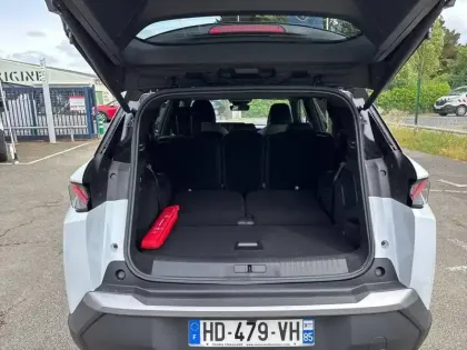 Photo 26 Peugeot 5008  Hybrid 145 e-DCS6