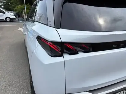 Photo 37 Peugeot 5008  Hybrid 145 e-DCS6