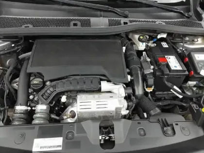 Photo 14 Peugeot 2008  PureTech 100 S&S BVM6