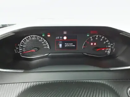 Photo 9 Peugeot 2008  PureTech 100 S&S BVM6