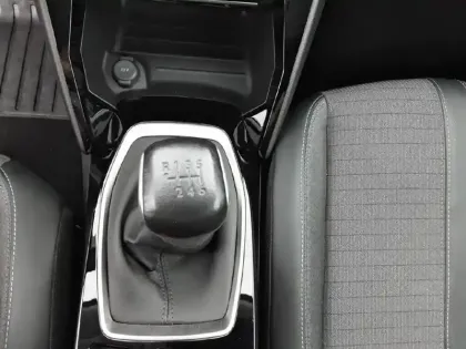 Photo 13 Peugeot 2008  PureTech 100 S&S BVM6