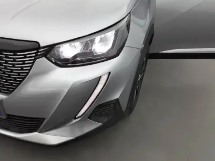 Photo 15 Peugeot 2008  PureTech 100 S&S BVM6