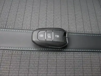 Photo 14 Peugeot 208  1.5 BlueHDi 100ch S&S Allure