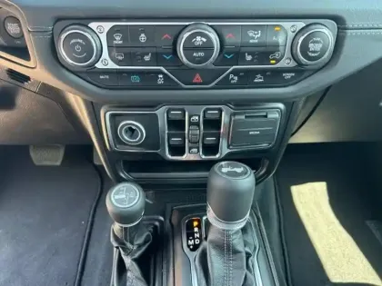 Photo 36 Jeep Wrangler  Unlimited 2.0 T 380ch 4xe Sahara Command Trac