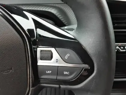 Photo 44 Peugeot 208  Electrique 50 kWh 136ch