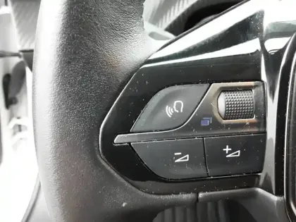 Photo 43 Peugeot 208  Electrique 50 kWh 136ch