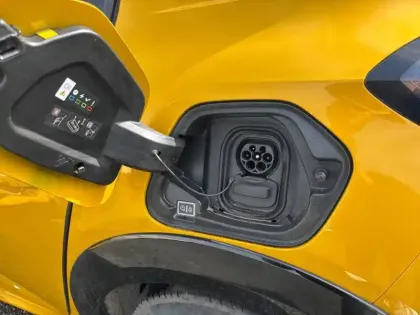 Photo 25 Peugeot 208  Electrique 50 kWh 136ch