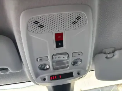 Photo 23 Peugeot 208  Electrique 50 kWh 136ch