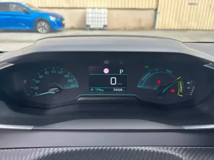 Photo 9 Peugeot 208  Electrique 50 kWh 136ch